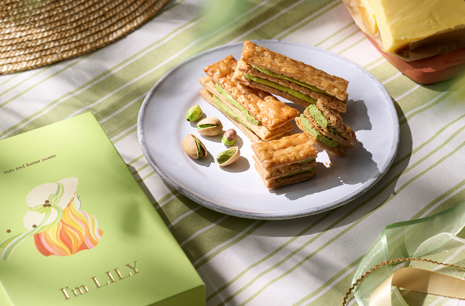 [写真]ピスタチオとバターの出会いが生んだ、初夏の味わい。「パイサンド ピスタチオ＆バター」を新発売！